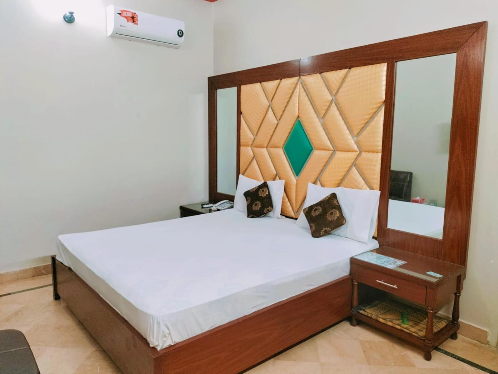 Subhan Palace Guest House Карачи Екстериор снимка