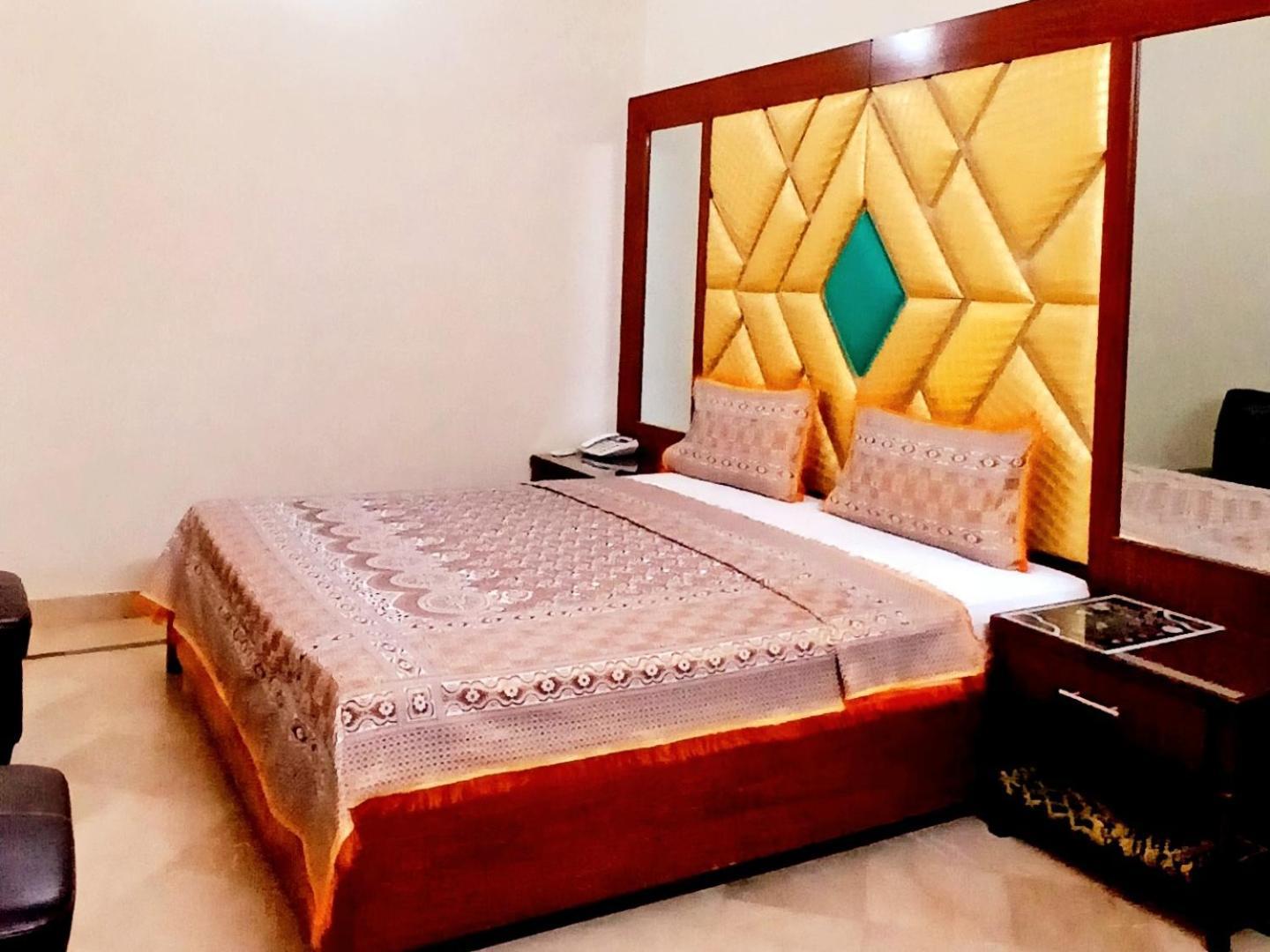 Subhan Palace Guest House Карачи Екстериор снимка